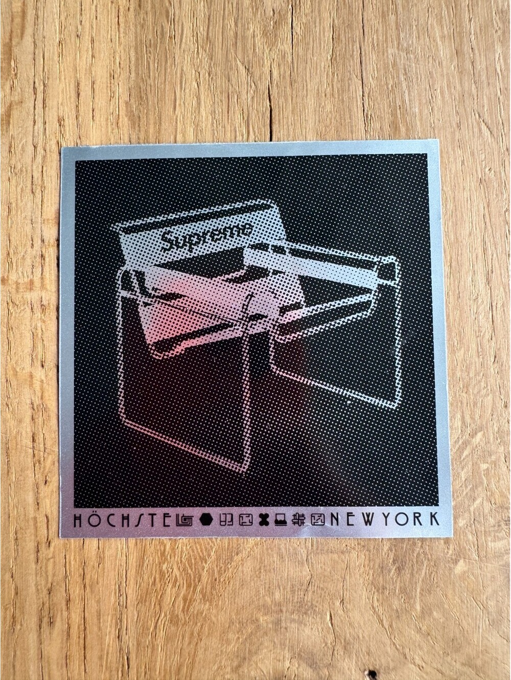SUPREME NYC Sticker Box Logo chair